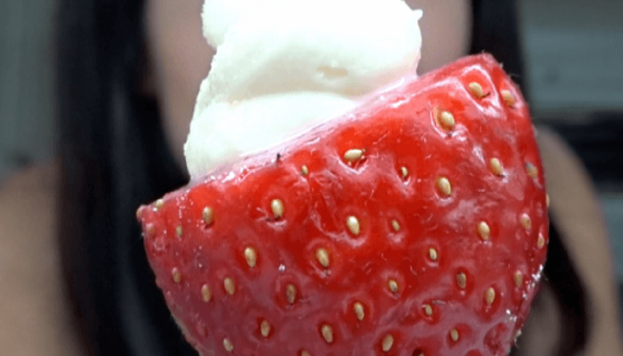 Protein Cheesecake-Stuffed Strawberries